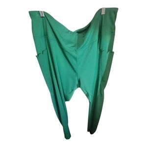 Crown & Ivy Vibrant Green Leggings With Scalloped Pockets And‎ Scalloped Legs